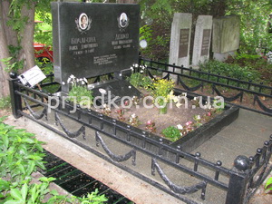 Фото памятника на кладбище. Размер памятника: 130 х 90 х 8 см. Купить памятник в Киеве сегодня, можно с нашего сайта: http://prjadko.com.ua/pamjatniki.html