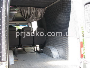 Доставка груза 200 из Украины по странам СНГ и Европе катафалком Мерседес Спринтер; 8 пассажирских мест с отделением для гроба.