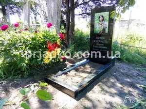 Фото памятника на кладбище. Размеры памятника, согласно утверждённого 3д проекта. Цена памятника - 12 тыс. грн.