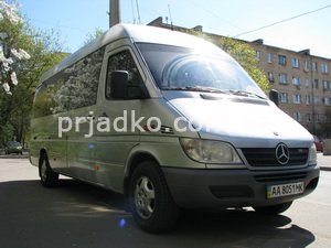 Перевозка умерших катафалком &laquo;Mercedes Sprinter&raquo;, 8 посадочных мест и отделение для гроба. Ритуальный транспорт для похорон в Киеве, круглосуточно.