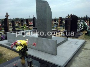 На фото элитный комплекс из гранита. Фото установки элитного комплекса из гранита на кладбище. Доступная цена ритуального комплекса, согласно проекта памятника.