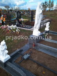 Скульптура на могиле - фото. Высота скульптуры с тумбой на могиле - 170 см. Цена скульптуры на могилу - доступна.