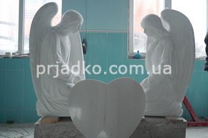 На фото статуи ангелов из мрамора. Высота мраморных ангелов - 120 см. Доступная цена ангела из мрамора в Киеве.