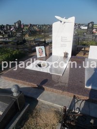 Памятник на заказ. Производство памятников по индивидуальному заказу в Киеве.