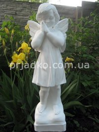 Ангел на кладбище. Цена ангела для памятника - 5 тыс. грн. Высота ангела - 55 см.