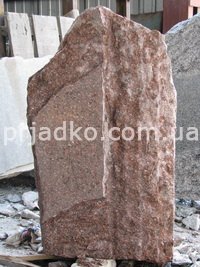 Фото памятника на одного из красного камня на производстве в Киеве. Высота памятника из красного гранита - 110 см. Стоимость памятника из красного камня - доступна.