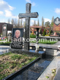 Заказать крест из гранита для памятника - можно с нашего сайта: https://prjadko.com.ua/