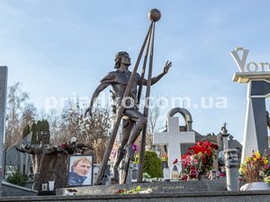 Фото скульптуры на кладбище; Изготовление мемориальной скульптуры - цех СПД Прядко в Киеве.