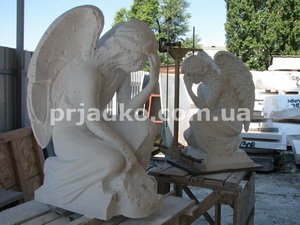 Фото статуй ангелов из мрамора. Высота статуи ангела из мрамора - 110 см. Цена мраморных ангелов - согласно проекта.