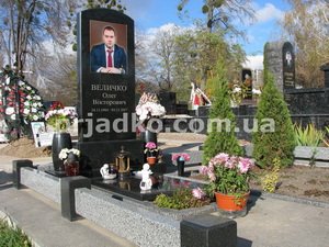 Фото памятника на одного. Высота памятника на заказ - 190 см. Цена памятника на одного - доступная.