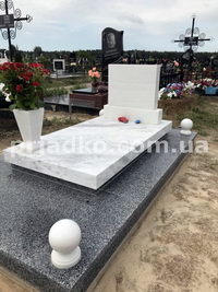 Вариант маленького памятника. Купить маленький памятник - можно с нашего сайта: https://prjadko.com.ua/
