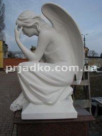 Высота скульптуры ангела - 85 см. Заказать ангела из мрамора, можно в Магазине Ритуальной скульптуры в Киеве.