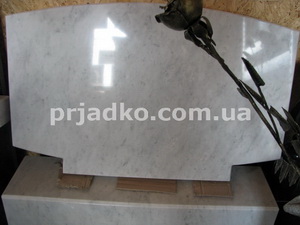 Памятник из мрамора книга. Цена мраморного памятника - $1300.