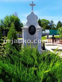 Памятник на одного из белого гранита. Стоимость памятника из белого гранита - доступная.