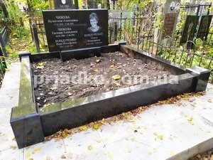 Высота памятника на могилу - 100 см. Стоимость памятника - доступна.