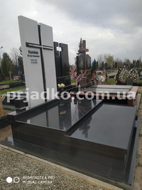 Создание мраморных памятников. Памятник мужчине из мрамора.