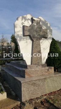 Высота памятника на одного - 2 м. Цена памятника на одного - доступна.
