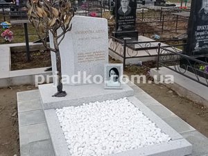 Памятник на одного человека. Фото памятника на могиле.