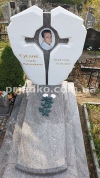 Памятник на одного. Цена мраморного памятника - доступна.