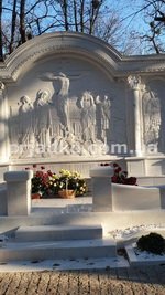 Фото памятника из мрамора. Стоимость памятника из мрамора - доступная.
