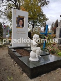 Мраморный памятник с ангелом. Высота памятника из мрамора - 160 см.