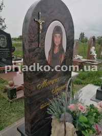 Памятник из гранита Аврора.