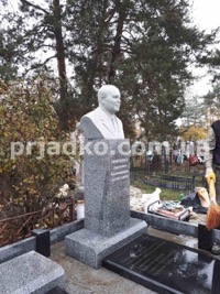 Заказать бюст из гранита для мужчины.