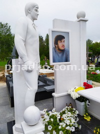 Заказать памятник из мрамора - можно с сайта: https://prjadko.com.ua/