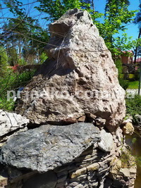 Фото памятника из камня. Продажа памятников из природного камня в Киеве.
