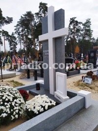 Купить памятник на одного человека в Киеве. 