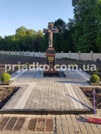 Высота памятника с крестом 3 м. Цена памятника с крестом - доступная.