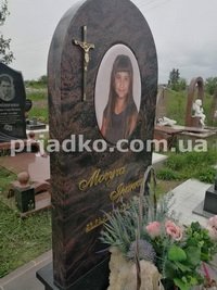 Памятник из гранита Аврора.