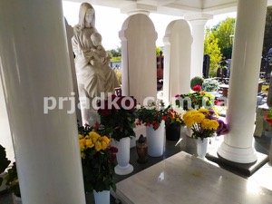 Фото элитного комплекса из мрамора класса ВИП. Изготовление мемориальных комплексов в Киеве.