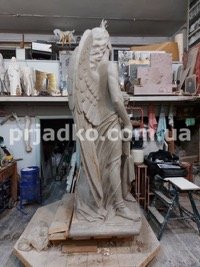 Фото скульптуры из глины. Высота скульптуры из глины - 2,2 м.