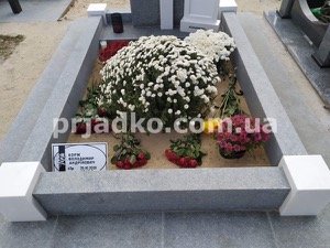 Цоколь на могилу из гранита. Цена цоколя из гранита на могилу - 30 тыс. грн.