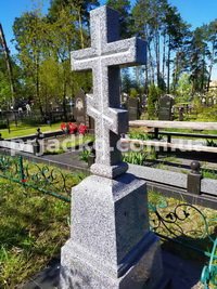 Памятник с крестом. Цена памятника в форме креста - согласно проекта.