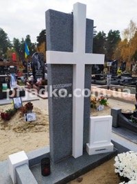 Фото мраморного креста на могилу. Высота мраморного креста на могилу - 2,2 м.