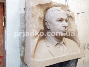 Производство барельефов для памятников в Киеве сегодня.