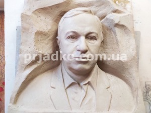 Размеры барельефа для памятника: 60 х 35 х 30 см.