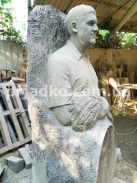 Скульптура из гранита. Фото на производстве в Киеве сегодня.