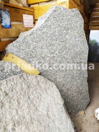 Фото памятника со склада в Киеве. Размеры: 100 х 72 х 12 см.