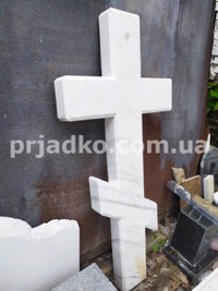 Фото изготовления креста из мрамора для памятника в Киеве.