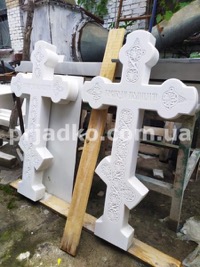 Размеры креста из мрамора Sivec : 120 х 60 х 10 см. Фото изготовления креста из мрамора Sivec на производстве в Киеве.