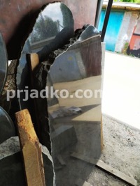 Фото памятника из гранита со склада в Киеве. Высота 138 см.
