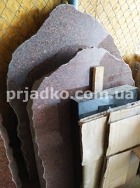 Памятник на складе в Киеве. Размеры: 97 х 74 х 15 см.
