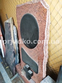 Памятник на складе в Киеве. Высота 110 см.