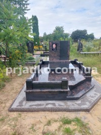 Цена памятника из гранита Аврора сегодня - доступная.