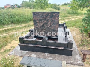 Производство памятников из гранита Аврора в Киеве.