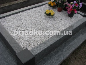 Цена мраморной крошки  для могилы&nbsp;- 600 грн. за мешок 25 кг.