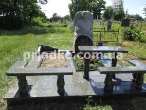 Размеры скульптуры в граните - согласно проекта. Фото на кладбище.